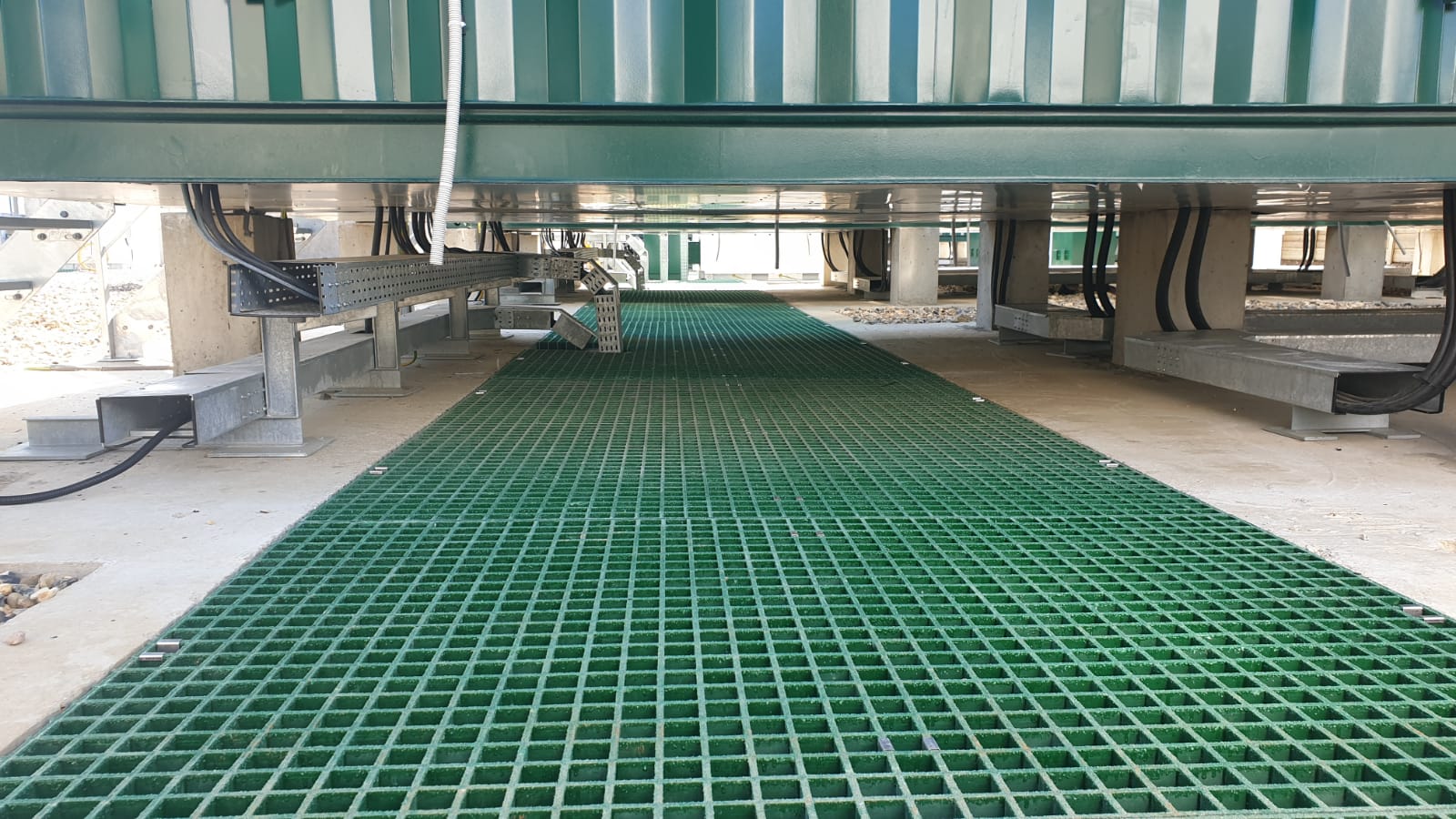Open mesh grating drainage cover