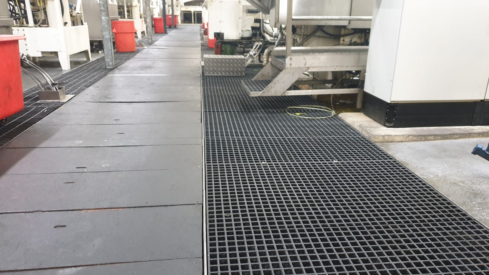 Solid top and open mesh grating drain covers