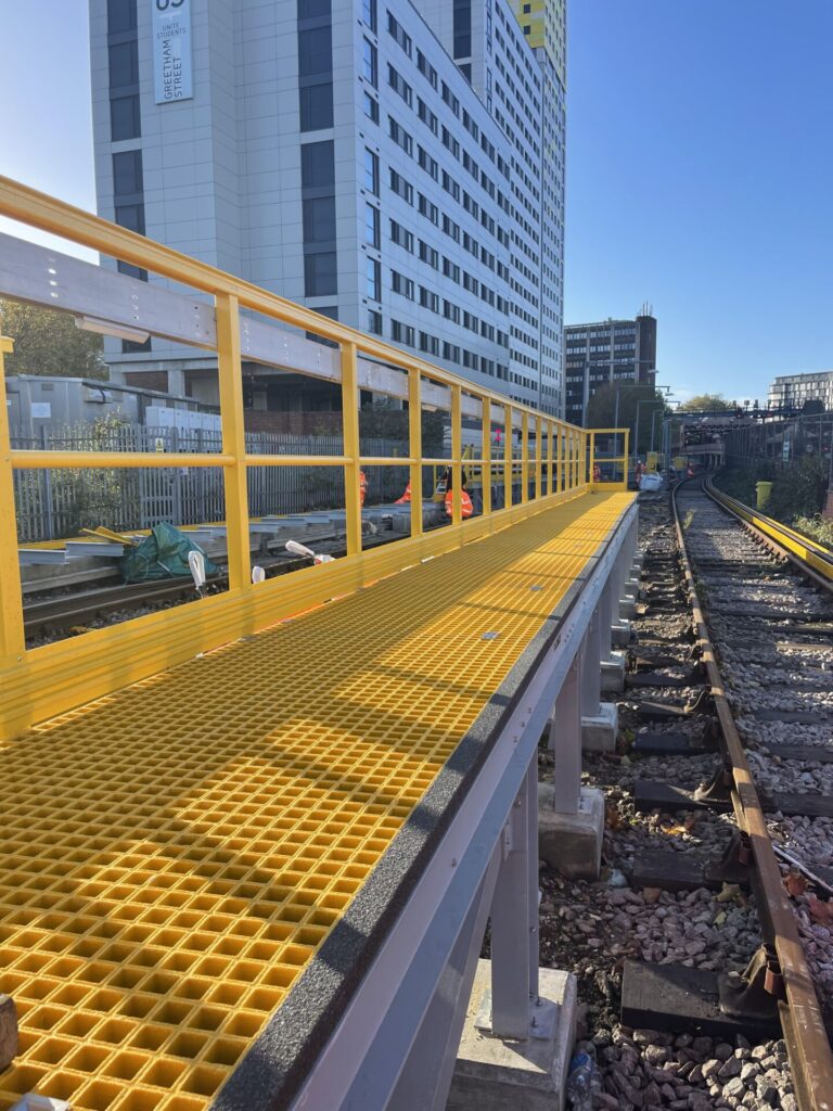 Train Driver's Access Platform